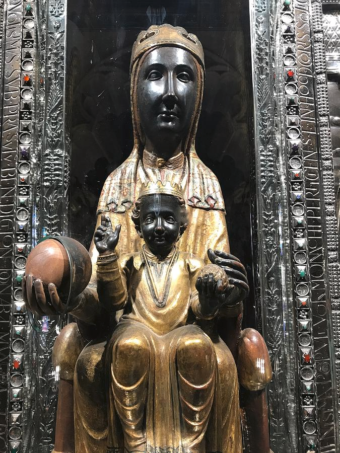 Black Madonna
Csiraf CC BY-SA 3.0 https://commons.wikimedia.org/w/index.php?title=User:Csiraf&action=edit&redlink=1